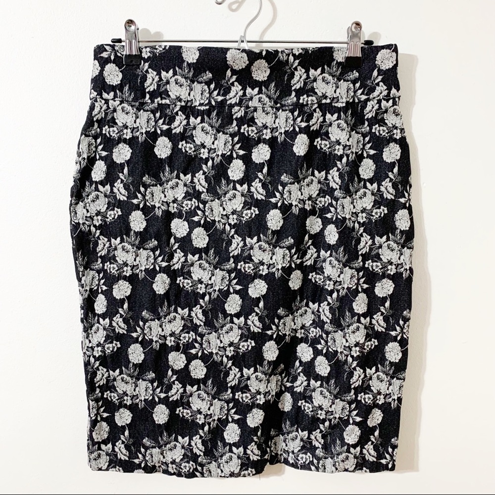 Soho Apparel Floral Print Elastic Denim Form Fitting Pencil Skirt Black White